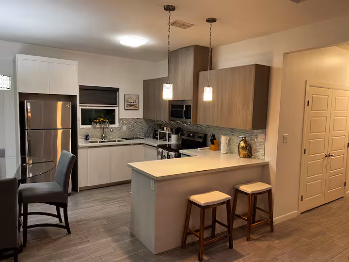 Airbnb Unit - Photo 10