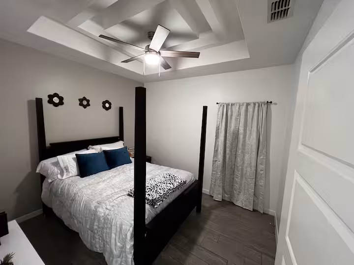 Airbnb Unit - Photo 4