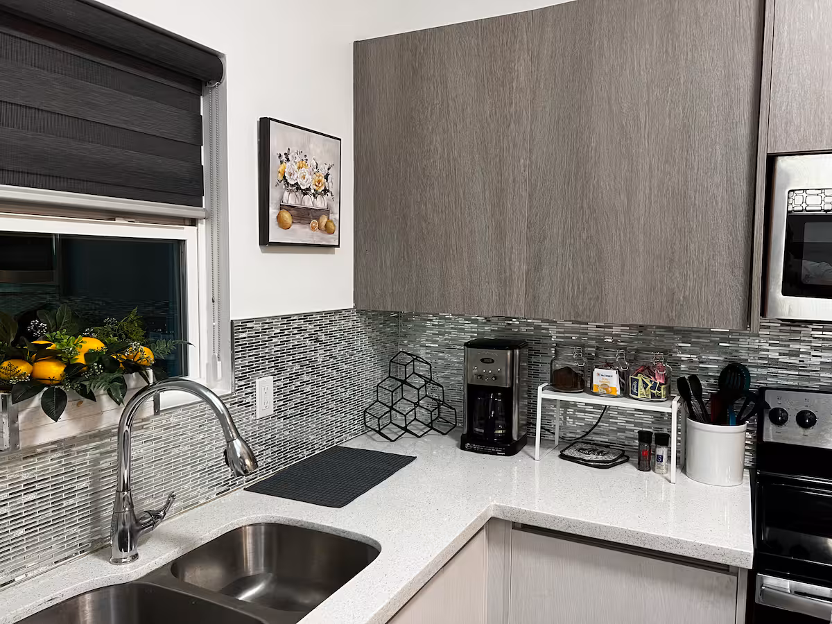 Airbnb Unit - Photo 7