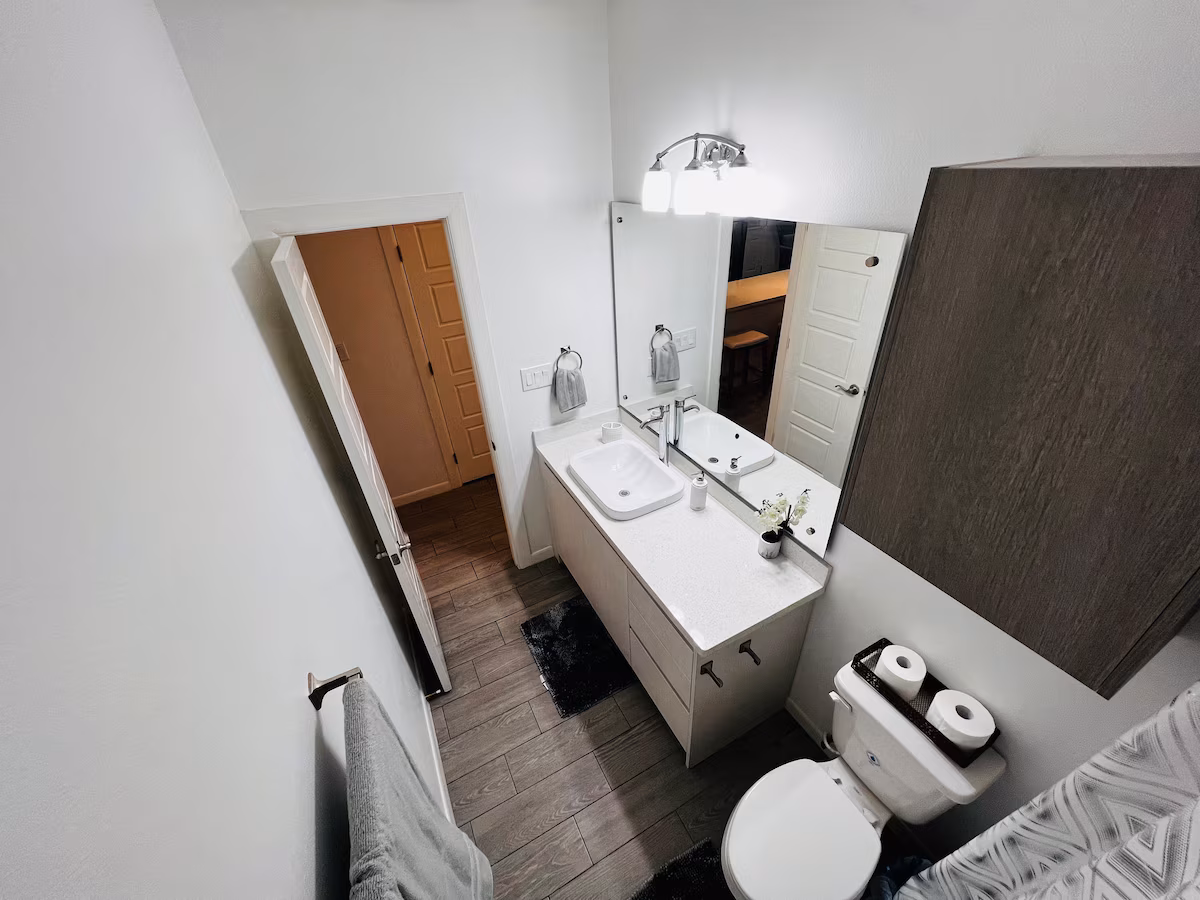 Airbnb Unit - Photo 9